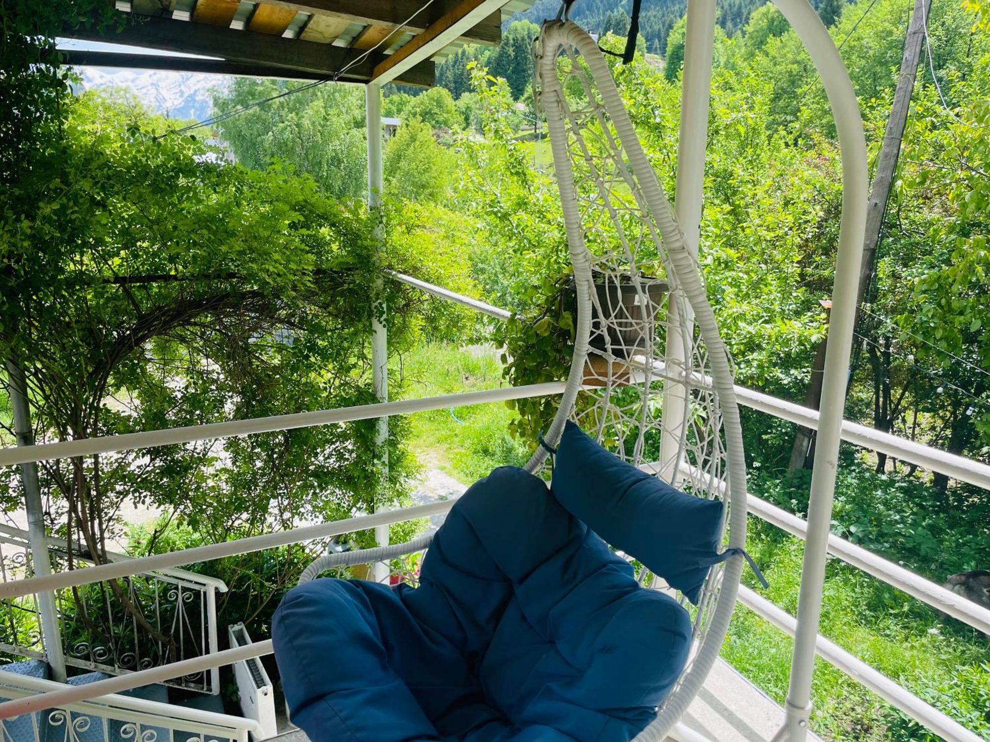 Guesthouse Am Museum 메스티아 외부 사진