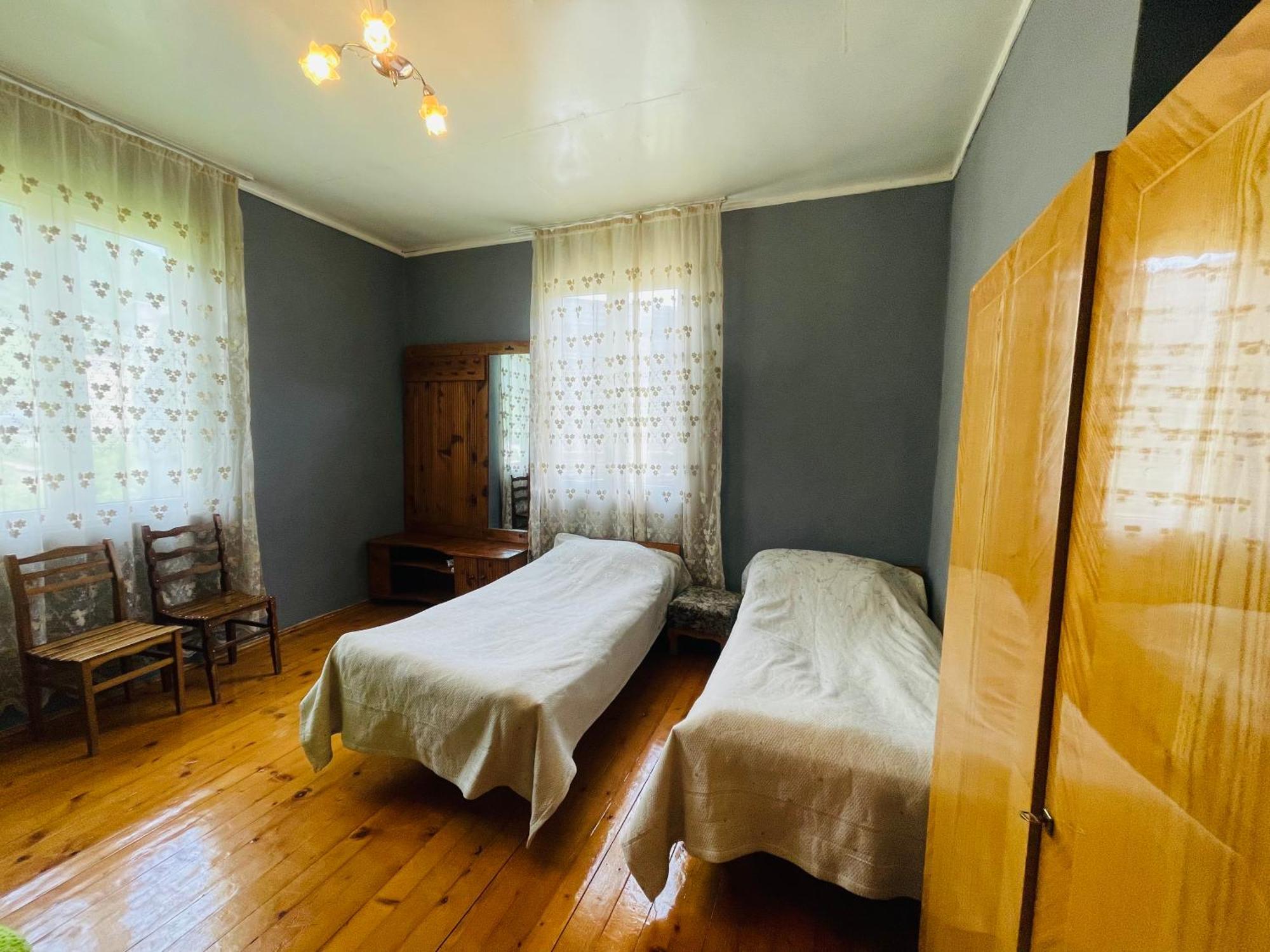 Guesthouse Am Museum 메스티아 외부 사진