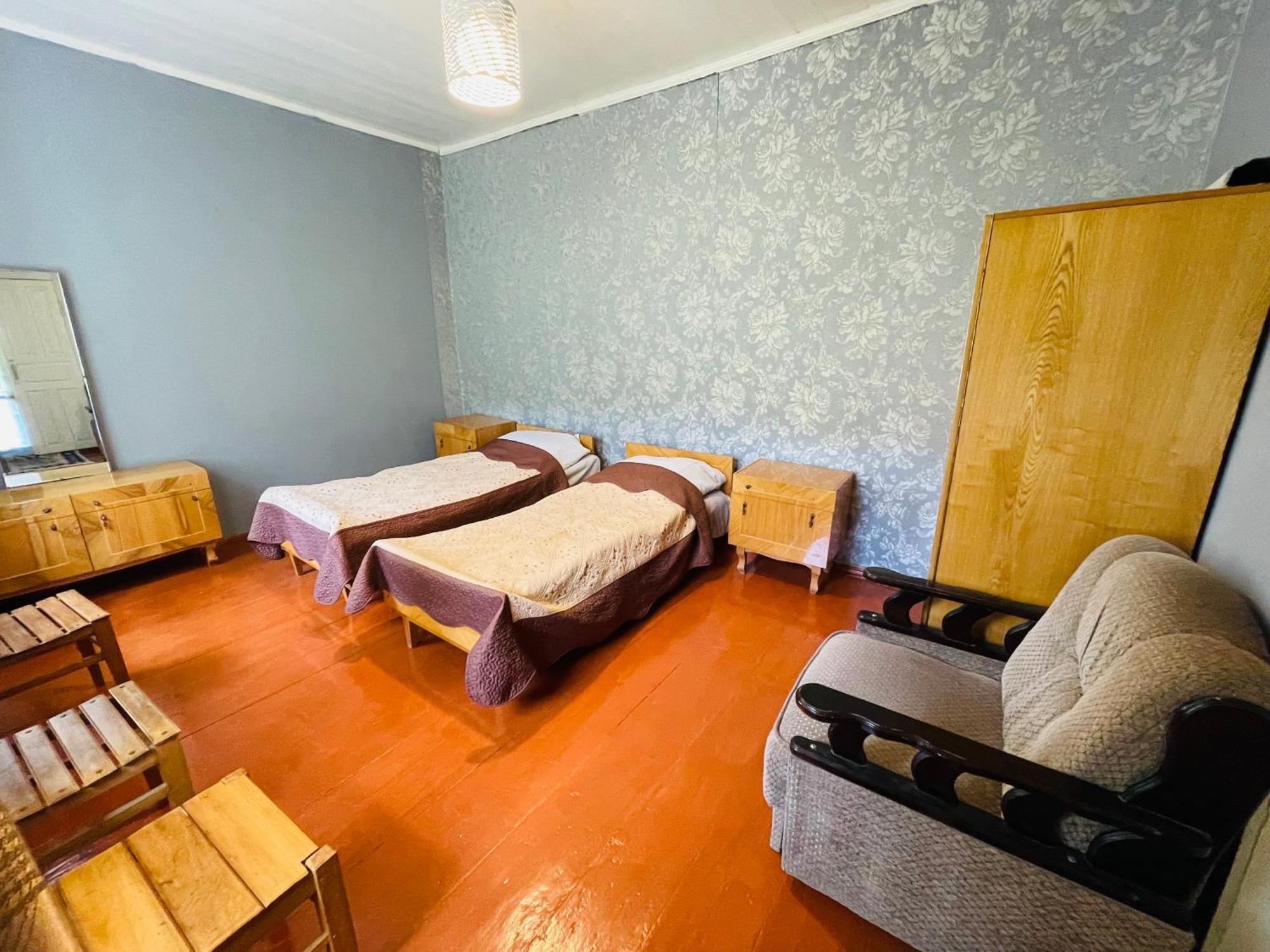 Guesthouse Am Museum 메스티아 외부 사진
