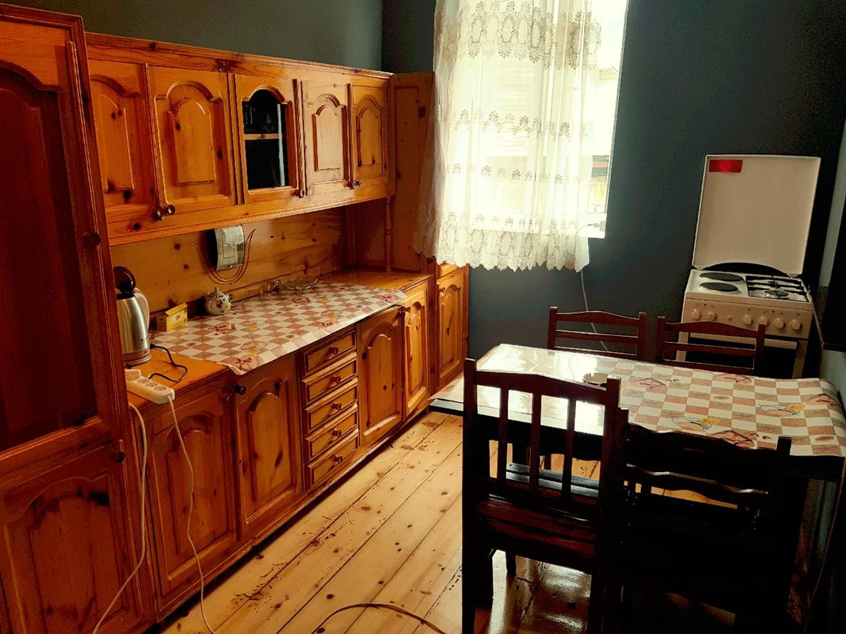 Guesthouse Am Museum 메스티아 외부 사진