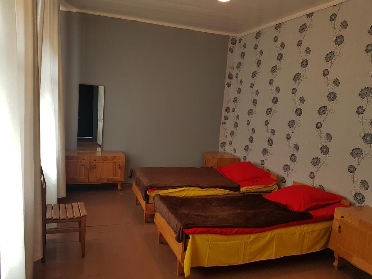Guesthouse Am Museum 메스티아 외부 사진