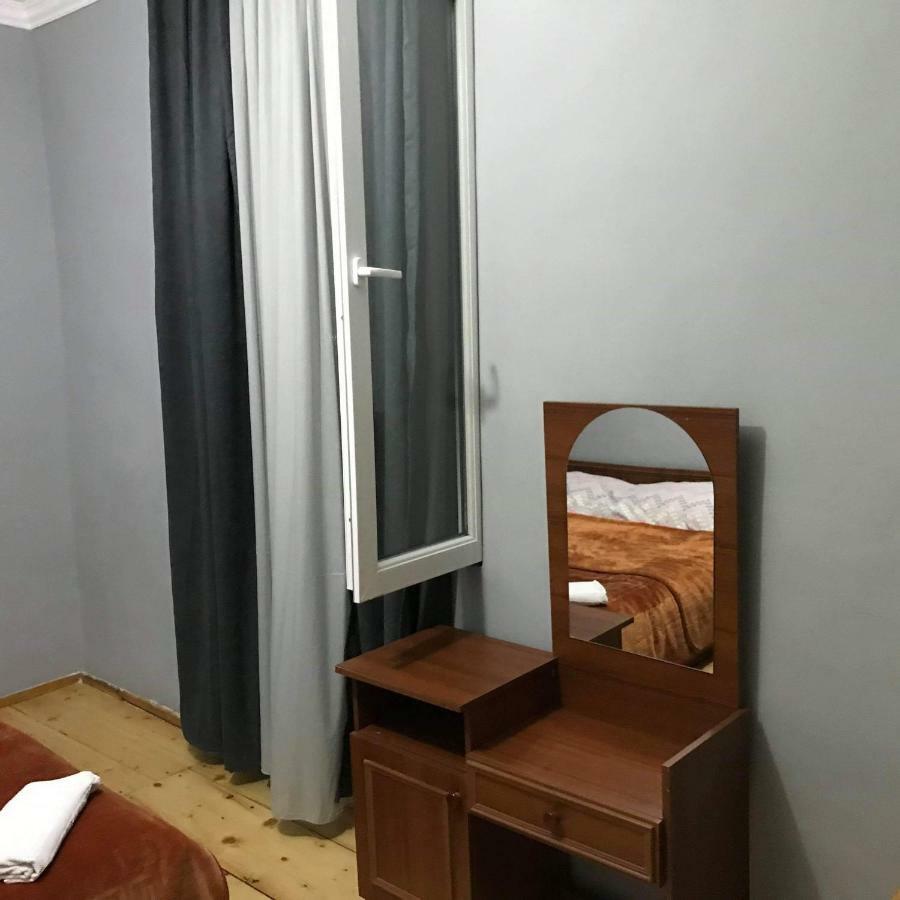 Guesthouse Am Museum 메스티아 외부 사진