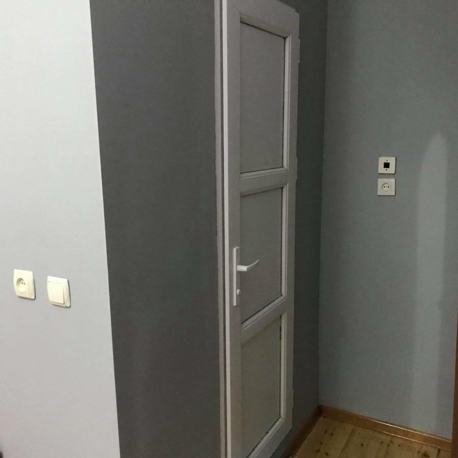 Guesthouse Am Museum 메스티아 외부 사진
